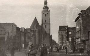 Retro Środa (7) oleśnicki Rynek z początku lat 50. XX wieku