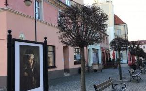 Wystawa fotografii ,,Portret pokoleniowy" autorstwa Kamili Celary  (1)