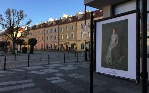 Wystawa fotografii ,,Portret pokoleniowy" autorstwa Kamili Celary  (6)