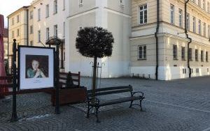 Wystawa fotografii ,,Portret pokoleniowy" autorstwa Kamili Celary  (7)