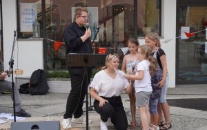 ANIMACJE NA WAKACJE-CHODŹ, POMALUJ SWÓJ ŚWIAT! (2)