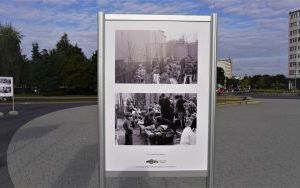 Wystawa plenerowa fotografii Bogdana Kuczmańskiego  ,,Smaki dzieciństwa” - ,,Mleko” i ,,Wrotkarze". (2)
