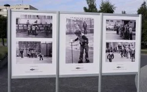Wystawa plenerowa fotografii Bogdana Kuczmańskiego  ,,Smaki dzieciństwa” - ,,Mleko” i ,,Wrotkarze". (3)