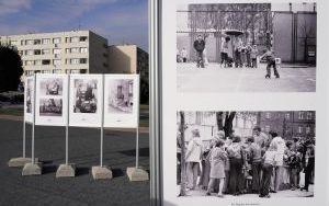 Wystawa plenerowa fotografii Bogdana Kuczmańskiego  ,,Smaki dzieciństwa” - ,,Mleko” i ,,Wrotkarze". (4)