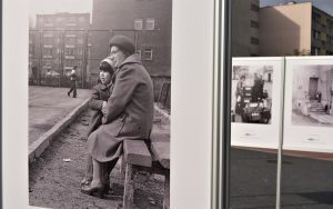 Wystawa plenerowa fotografii Bogdana Kuczmańskiego  ,,Smaki dzieciństwa” - ,,Mleko” i ,,Wrotkarze". (6)