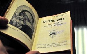 Z patriotycznymi akcentami. Piłsudski, Sowiniec, Katyń, “Ojczyzna woła”… (16)