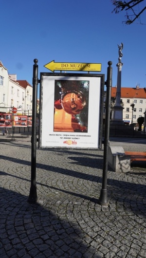 Wystawa plenerowa fotografii Pawła Szczegodzińskiego "Oblicza Miasta" (2)