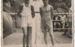  Mecz bokserski rozegrany na dziedzińcu zamku. Lata 40-te lub 50-te. Ze zbiorów Jerzego Szycika.