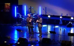 Oleśnica dla Ukrainy - wydarzenie artystyczne (2) Tomasz Huk i Jakub Huk