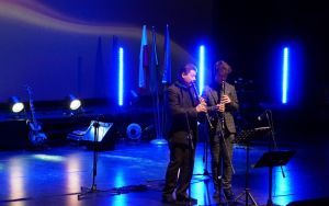 Oleśnica dla Ukrainy - wydarzenie artystyczne (3) Tomasz Huk i Jakub Huk