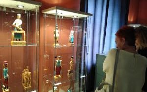 Wernisaż wystawy rzeźby “Drewniane historie” (4)