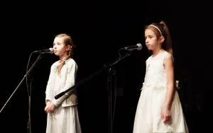 Wyniki V Przeglądu Wokalnego SONORO (1) - duet Zuzanna Głodek i Adrianna Piziorska