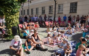 Teatralne Lato z MOKiS-em -spektakl ,,Jaś i Małgosia" (5)