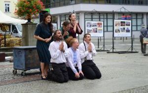 Spektakl "Echa pamięci" Teatru MIGRO (5)