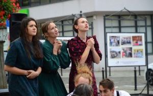 Spektakl "Echa pamięci" Teatru MIGRO (5)