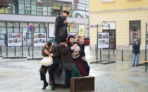 Spektakl "Echa pamięci" Teatru MIGRO (4)