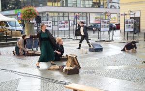 Spektakl "Echa pamięci" Teatru MIGRO (6)
