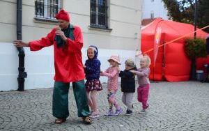 Spektakl "Podróże dookoła świata" Teatru Łata (3)