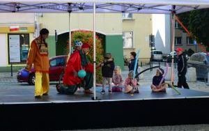 Spektakl "Podróże dookoła świata" Teatru Łata (3)