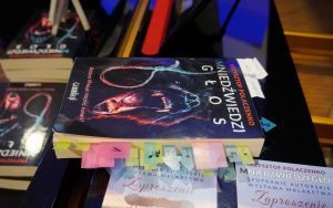 Wernisaż wystawy malarstwa i spotkanie autorskie z Krzysztofem Polaczenko (6)