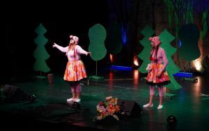 Spektakl dla dzieci "Trzy świnki" (4)