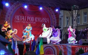 Świat pod Kyczerą - XXVI MIĘDZYNARODOWY FESTIWAL FOLKLORYSTYCZNY (4)