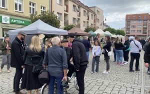 Wernisaż wystawy fotografii ,,Racjonalnie nieoczywiste" autorstwa Kamili Celary  (1)