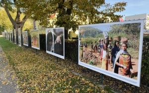 Wystawa plenerowa fotografii autorstwa Elżbiety Dzikowskiej (6)