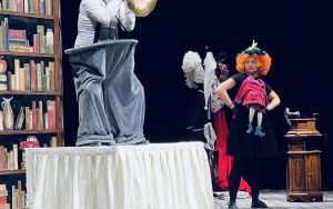 Spektakl dla dzieci "Pchła Szachrajka" w wykonaniu Teatru Żelaznego (8)