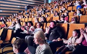 Spektakl dla dzieci "Pchła Szachrajka" w wykonaniu Teatru Żelaznego (10)