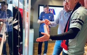 Wernisaż wystawy "Koszulki piłkarskie" z kolekcji Łukasza Bieniasza (6)