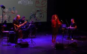 Koncert Osiecka Jazzowo w wykonaniu Natalii Lubrano z zespołem (8)