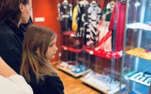 Oprowadzenie kuratorskie po wystawie "Koszulki piłkarskie"  (1)