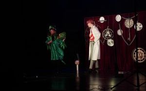 Teatrzyk dla dzieci ,,Maszyna czasu" (1)
