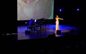 Koncert Noworoczny w wykonaniu Magdy Steczkowskiej (4)