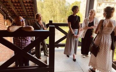 Wernisaż wystawy "Życie jako niewyjaśnialna zagadka" w Galerii Brama Wrocławska (10)