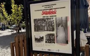 Wystawa plenerowa "45 lat Porozumień Sierpniowych" (1)