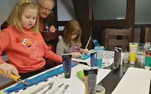 Relacja z warsztatów "Malowanie dźwięków" (4)