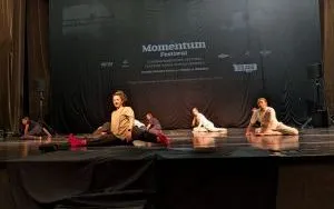Monumentum (1)