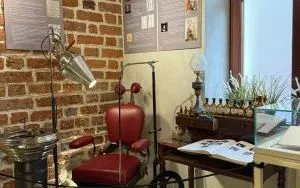 Wernisaż wystawy &bdquo;Historia Dentystyki w pigułce&rdquo; (2)