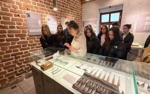 Wernisaż wystawy &bdquo;Historia Dentystyki w pigułce&rdquo; (2)