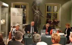 Promocja książki "Świadek mrocznych czas&oacute;w" (2)
